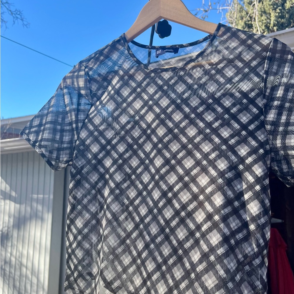 GAP Black & Gray Plaid Sheer Short Sleeve Crop Baby Tee M